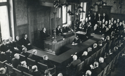 99446 Afbeelding van de bijzondere raadsvergadering in de Statenzaal van het Provinciehuis (Achter St.-Pieter 20) te ...